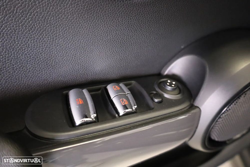 MINI Cabrio One Sport Edition - 47