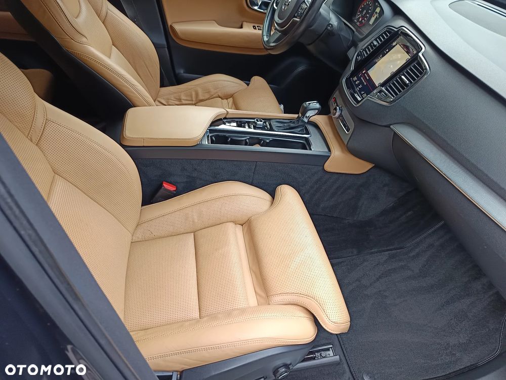 Volvo XC 90 D5 AWD Inscription 7os - 22