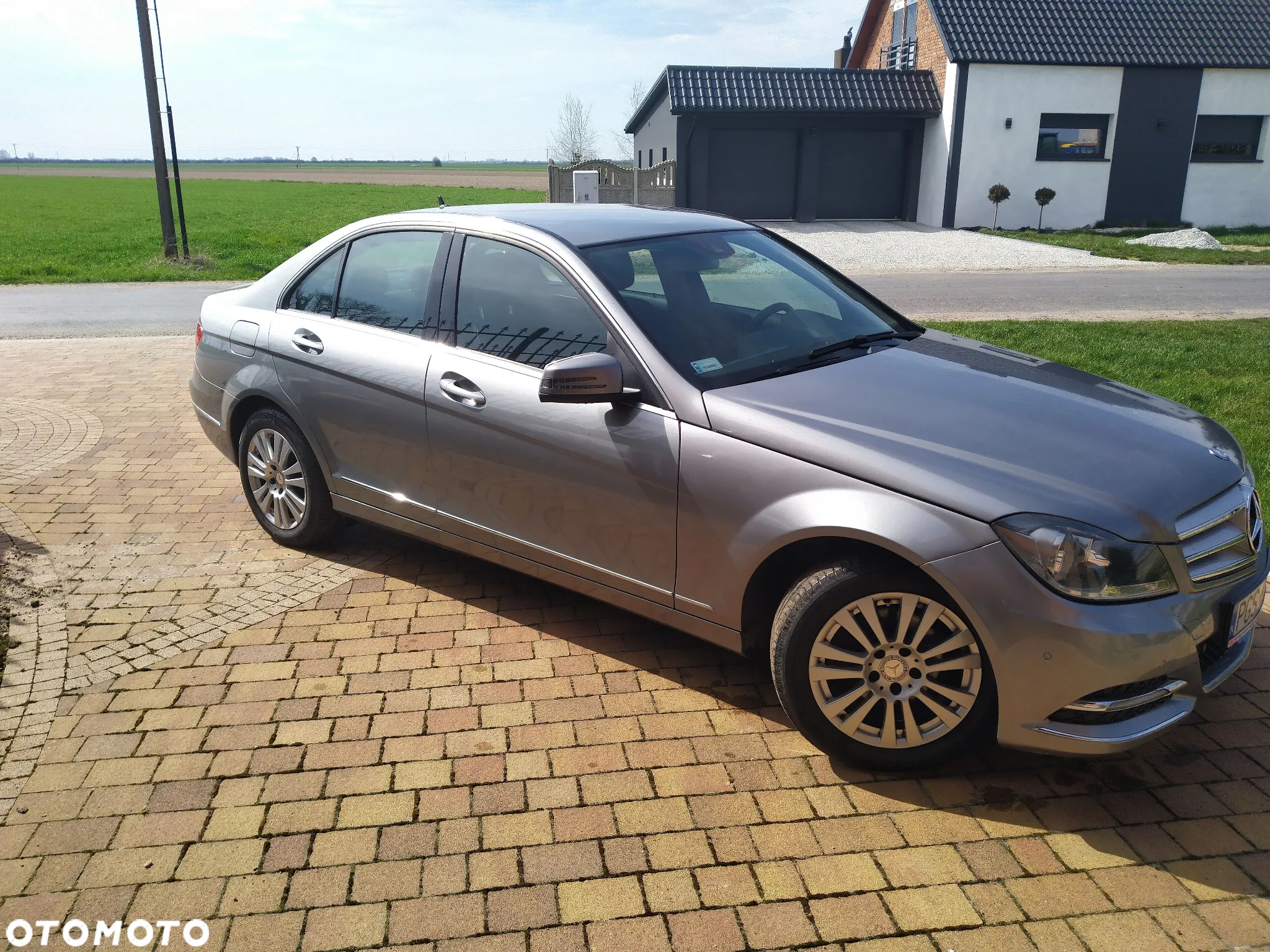 Mercedes-Benz Klasa C 180 CGI BlueEff Avantgarde - 8
