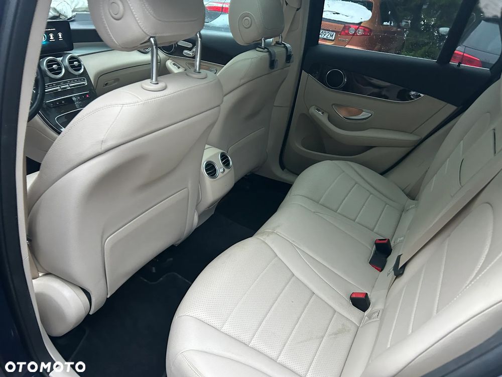 Mercedes-Benz GLC 300 4Matic 9G-TRONIC - 17