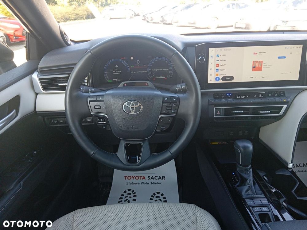 Toyota Camry - 10