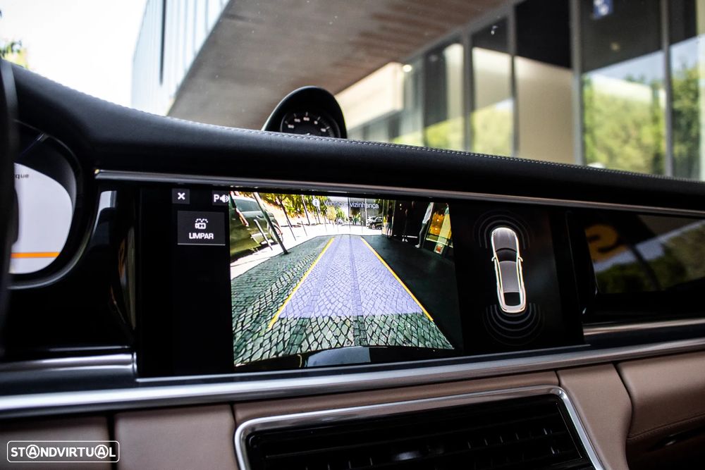 Porsche Panamera 4 E-Hybrid - 47