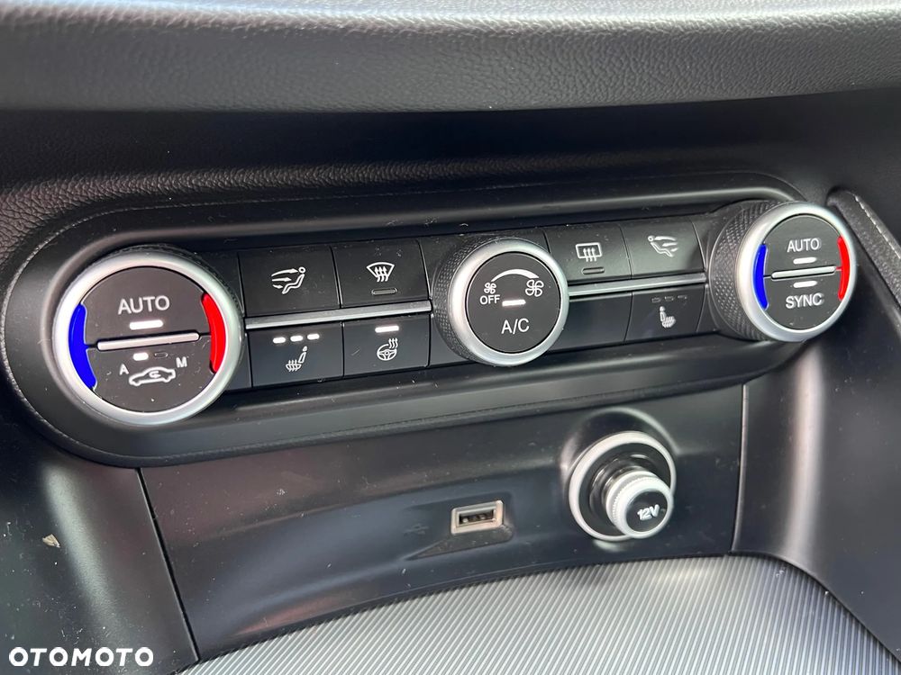 Alfa Romeo Stelvio 2.0 Turbo 16V AT8-Q4 Veloce - 23