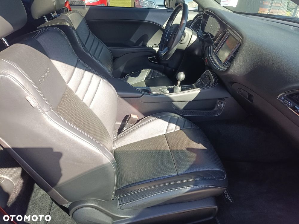 Dodge Challenger - 21