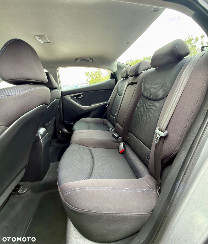 Hyundai Elantra 1.6 Style - 18