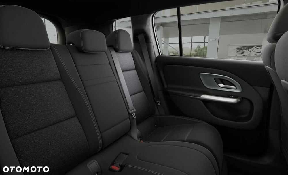 Mercedes-Benz GLB - 8