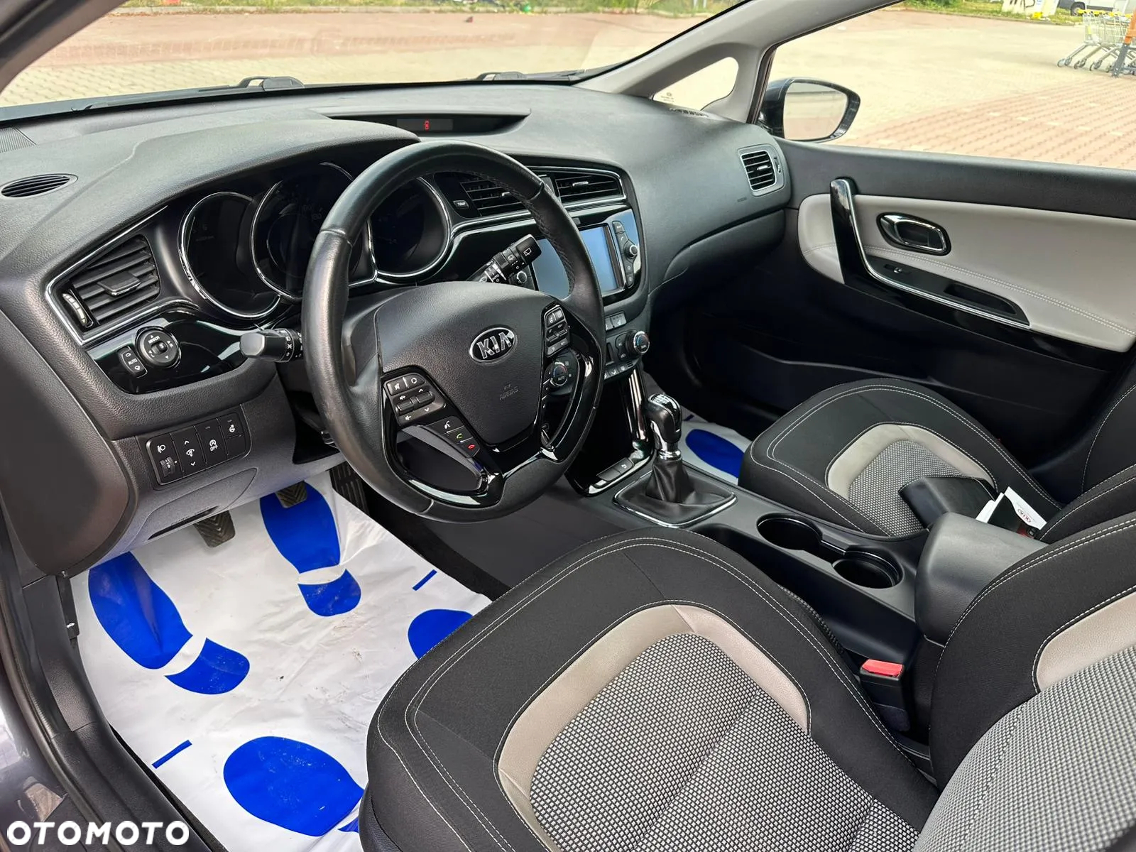 Kia Ceed 1.6 CRDi 136 ISG SW Dream-Team Edition - 10