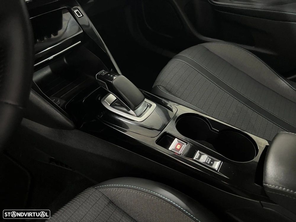 Peugeot e-2008 - 8