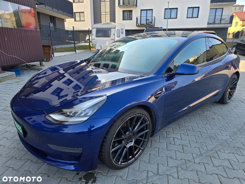 Tesla Model 3 - 1