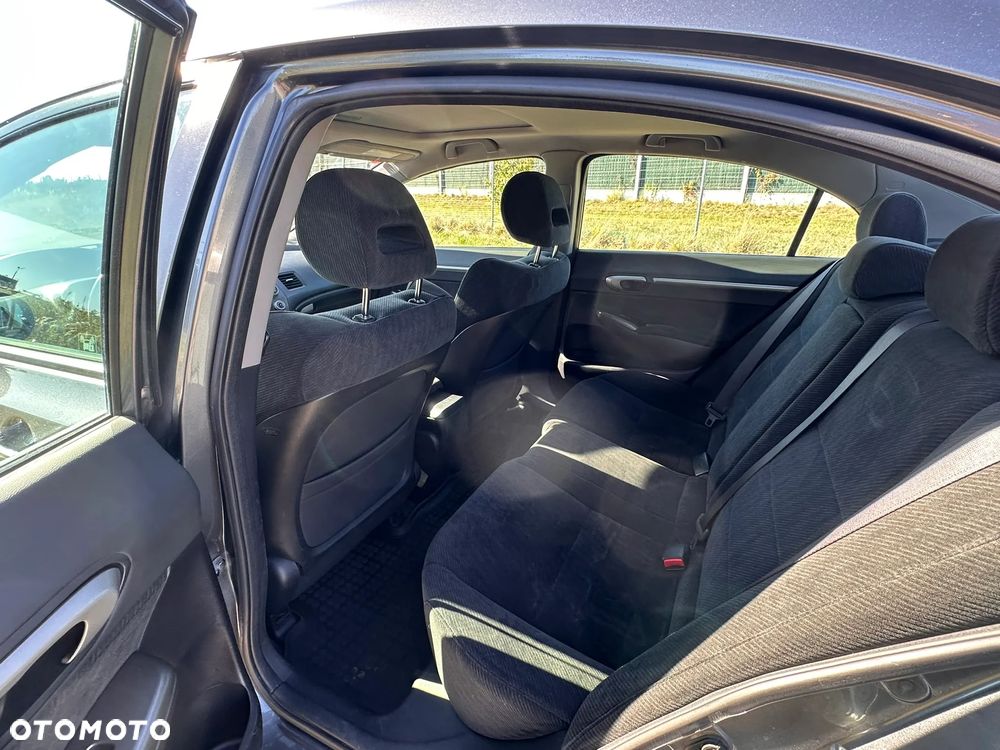 Honda Civic 1.8 Executive - 12