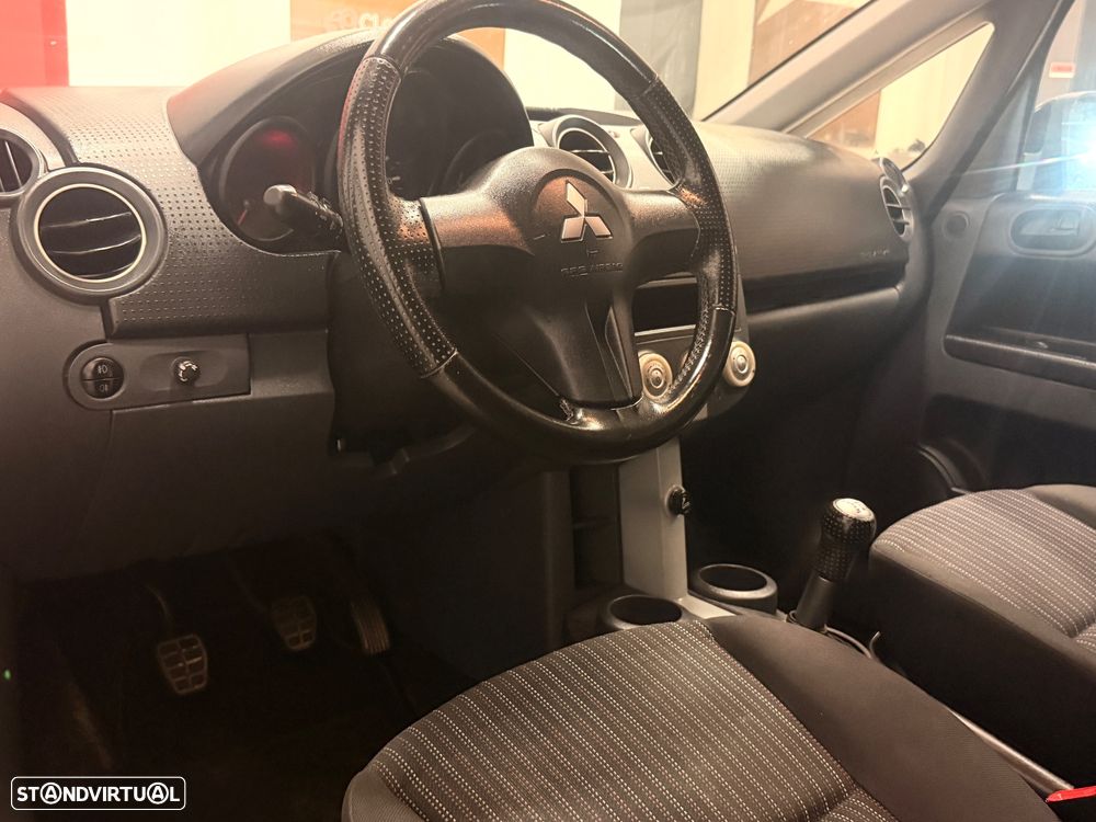 Mitsubishi Colt 1.1 Invite JLL - 5