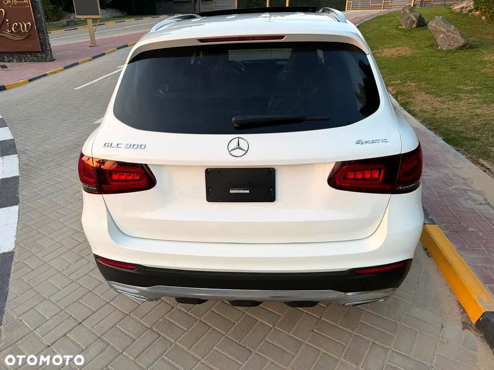 Mercedes-Benz GLC 300 4Matic 9G-TRONIC AMG Line Plus - 4