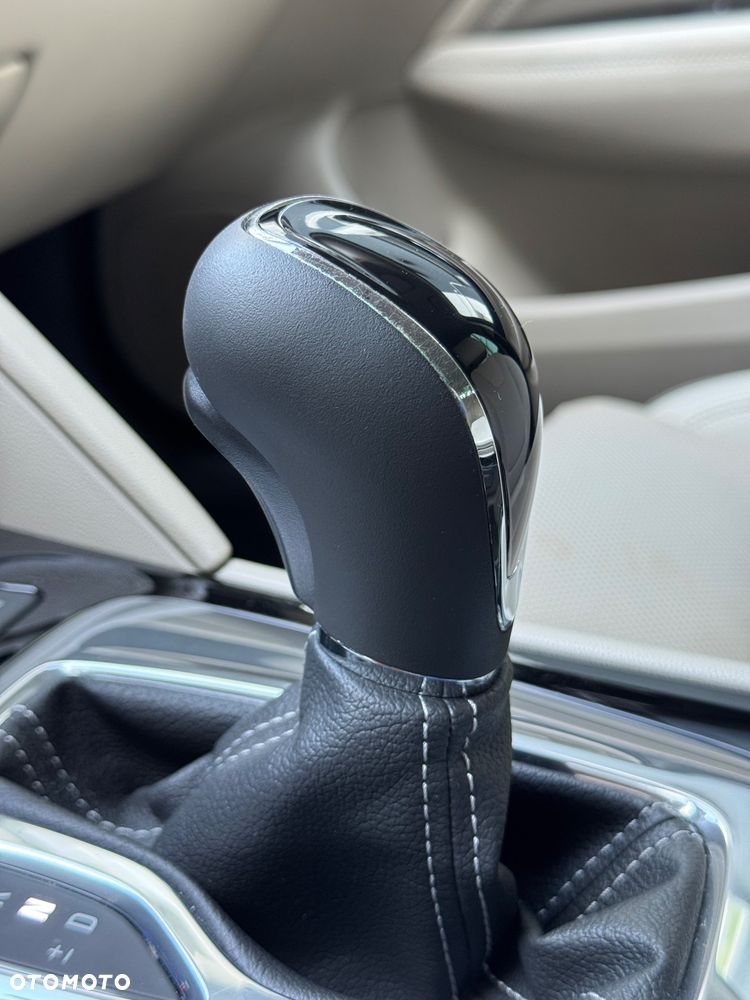 Opel Insignia - 25