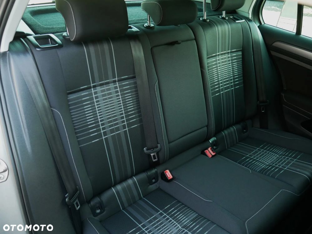Volkswagen Golf 1.6 TDI BlueMotion Technology Lounge - 26