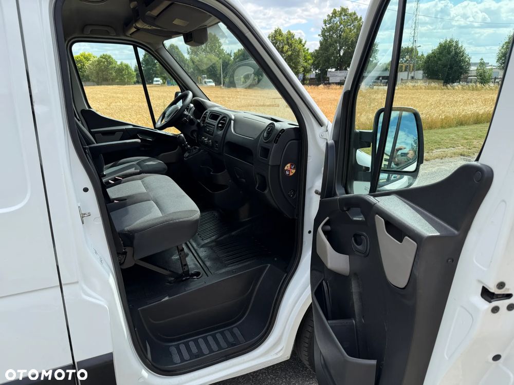 Renault Master * 2.3 / 125KM * L2H2 * Średni / Podwyższany * Furgon / Blaszak * - 32
