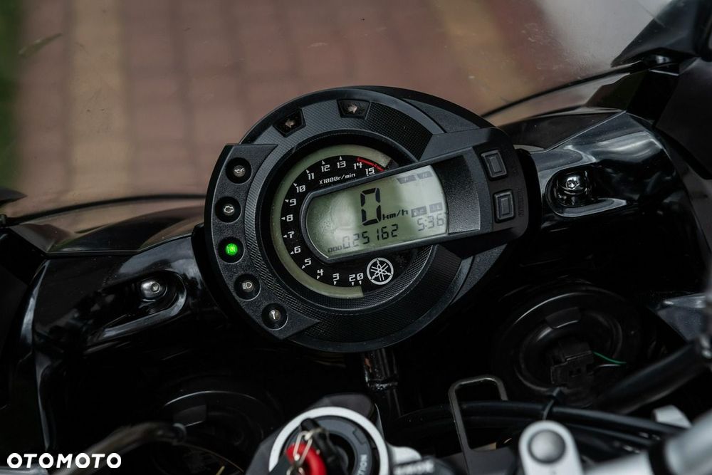 Yamaha FZ - 8