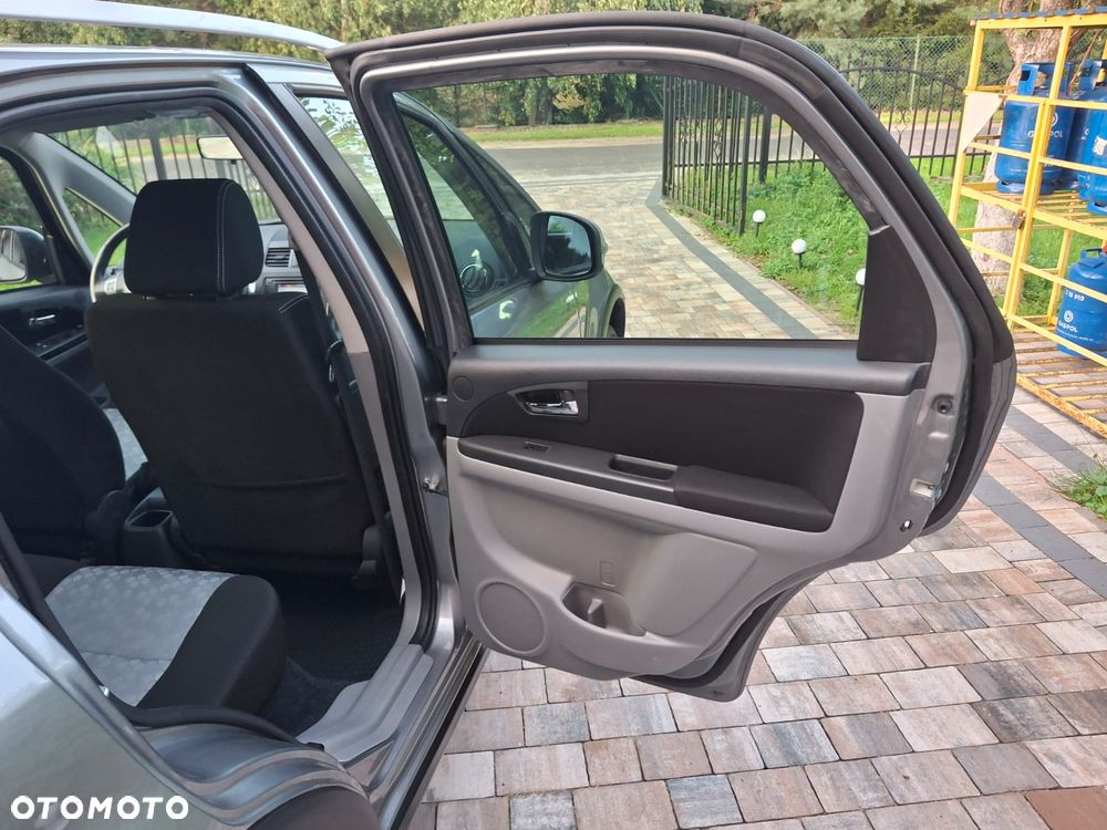 Suzuki SX4 1.6 VVT 4x2 Style - 23