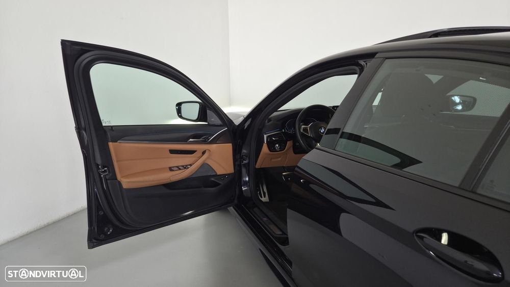 BMW 530 e Pack Desportivo M - 20