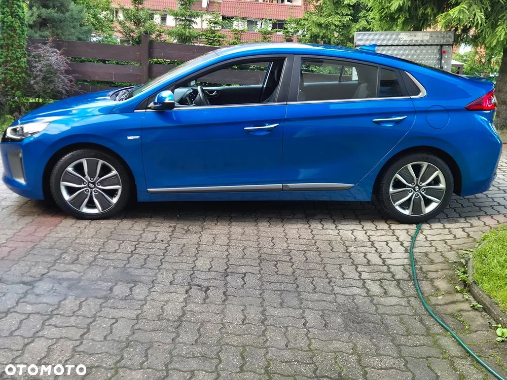 Hyundai IONIQ - 8
