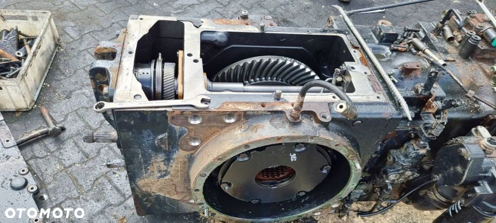 OBUDOWA TRAKTOR CASE MAGNUM 280 TYŁ - 3