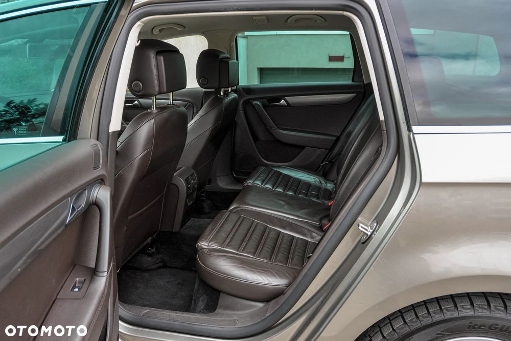 Volkswagen Passat - 8