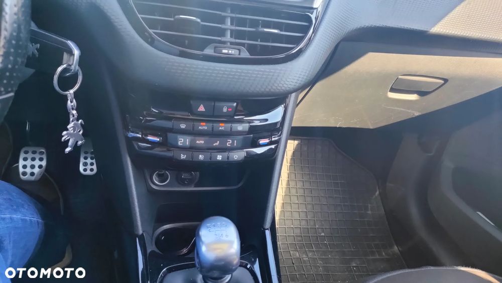 Peugeot 2008 BlueHDi FAP 120 STOP & START Crossway - 8