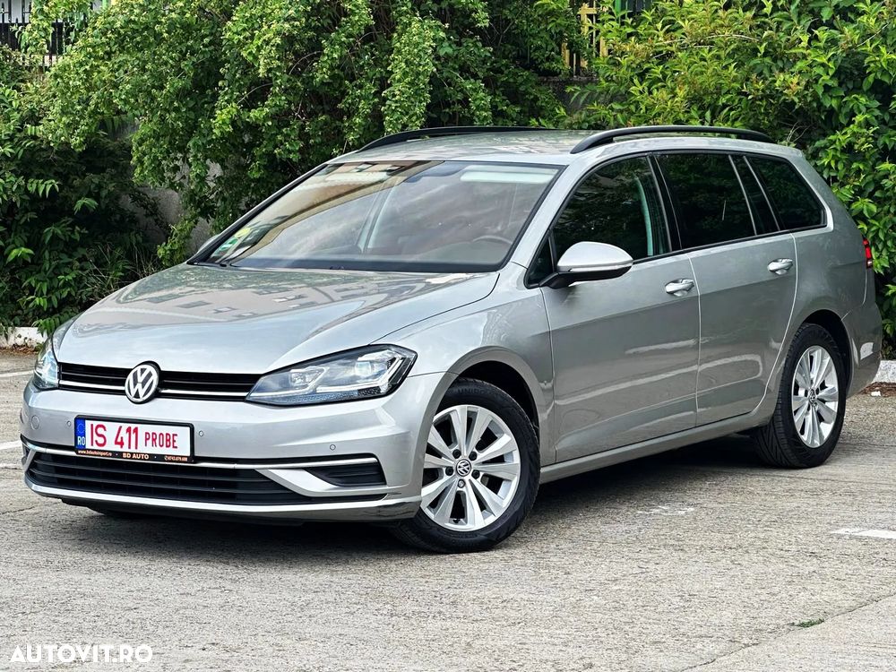 Volkswagen Golf - 1