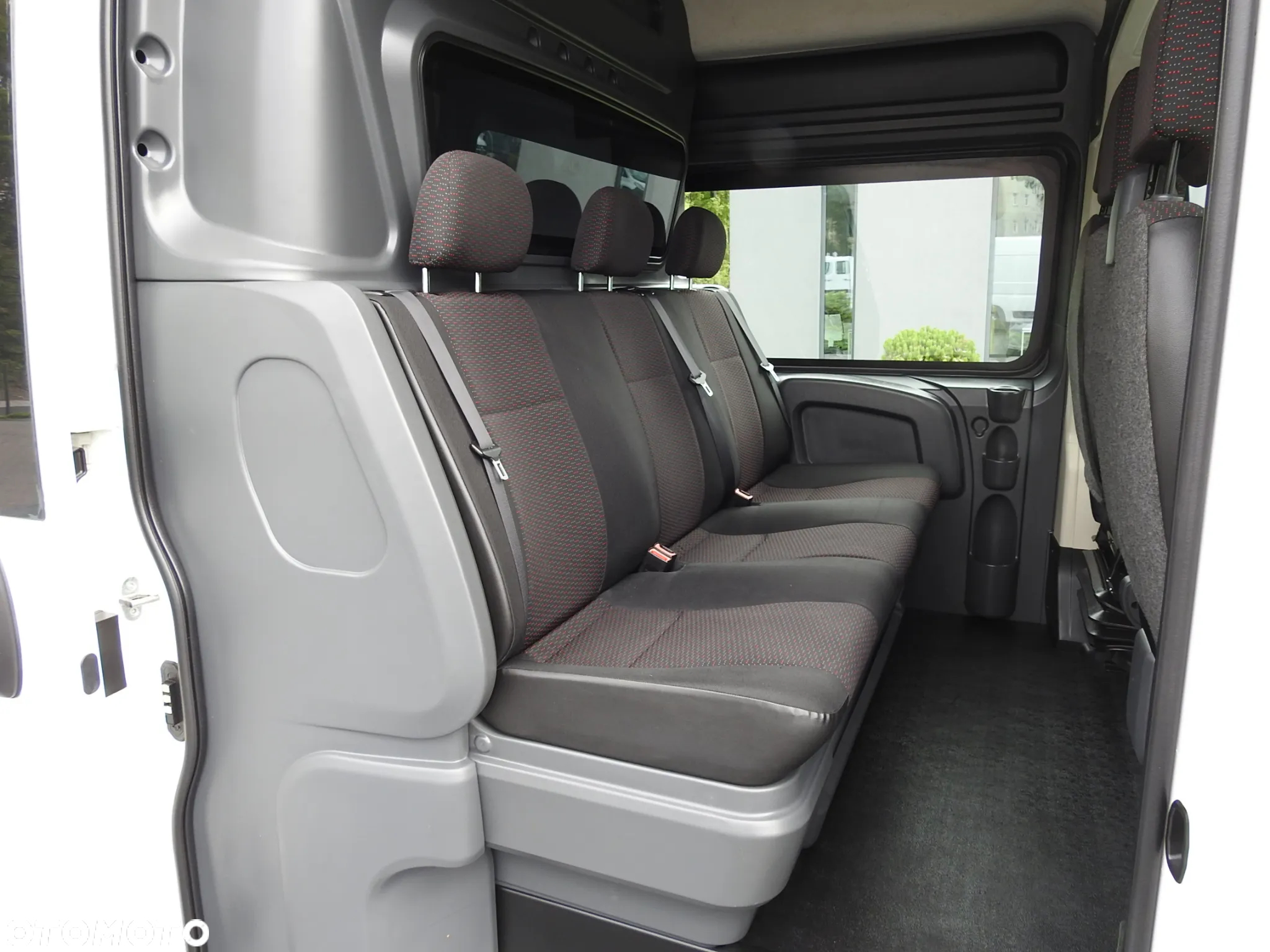 Peugeot BOXER FURGON BRYGADÓWKA 6 MIEJSC TEMPOMAT NAWIGACJA KLIMATYZACJA LEDY ASO 160KM [ H80381 ] - 38