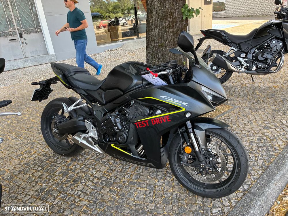 Honda CBR 650 R - 1