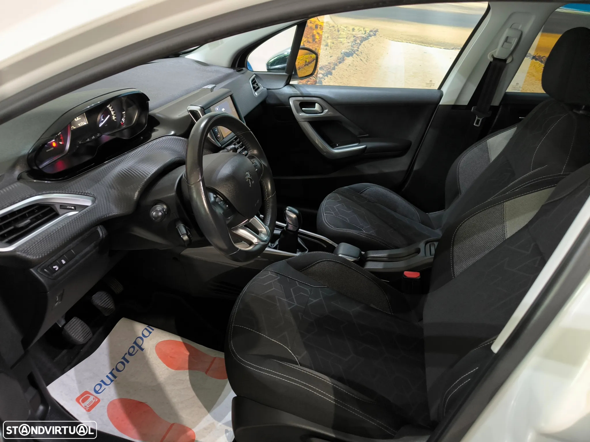 Peugeot 2008 1.2 PureTech Style - 11