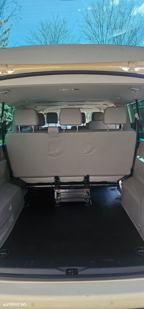 Volkswagen Caravelle - 13