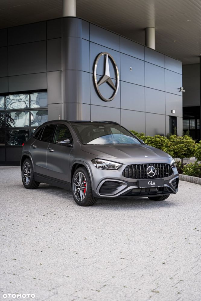 Mercedes-Benz GLA - 9