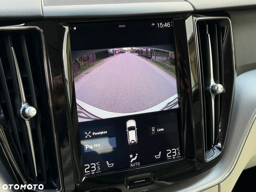 Volvo XC 60 B4 D AWD Momentum Pro - 17