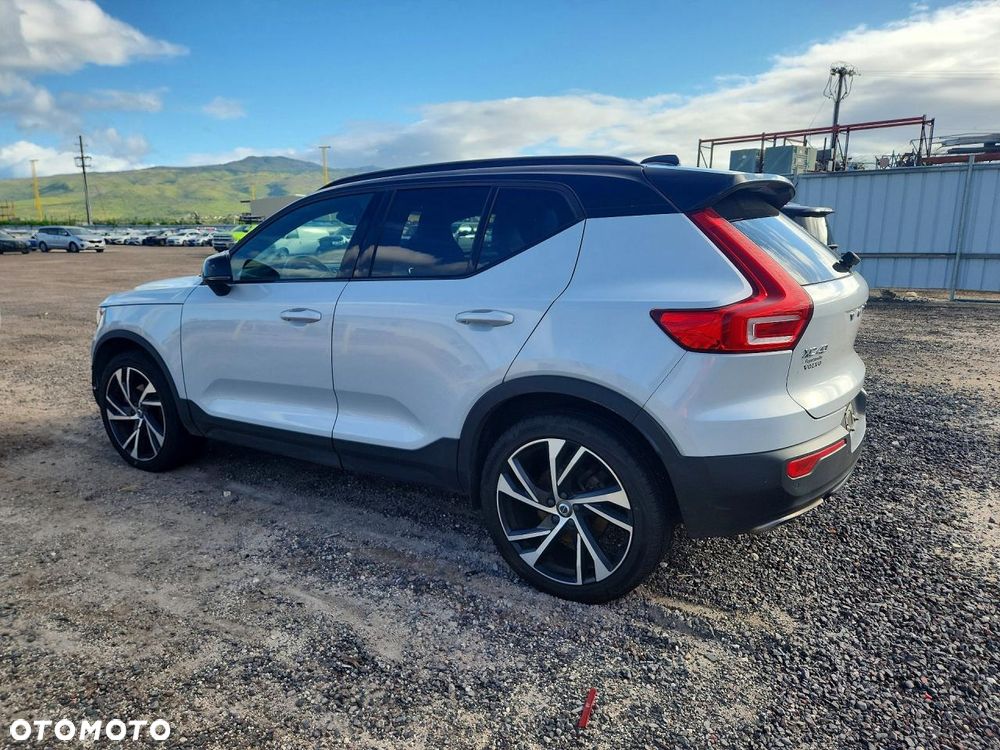 Volvo XC 40 T5 AWD R-Design - 3
