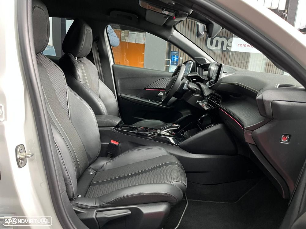 Peugeot 208 PureTech 130 EAT8 GT Pack - 10