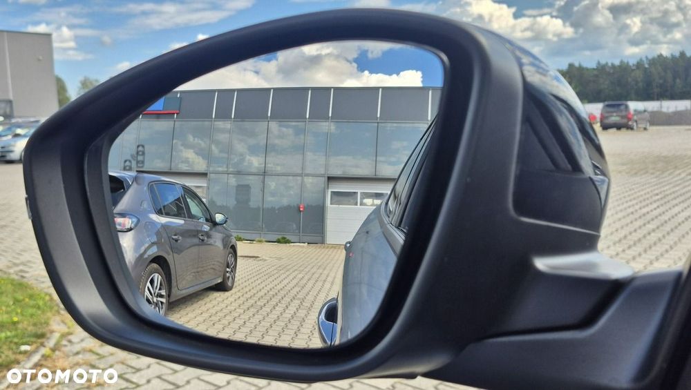 Peugeot 2008 1.2 PureTech Allure S&S EAT8 - 31