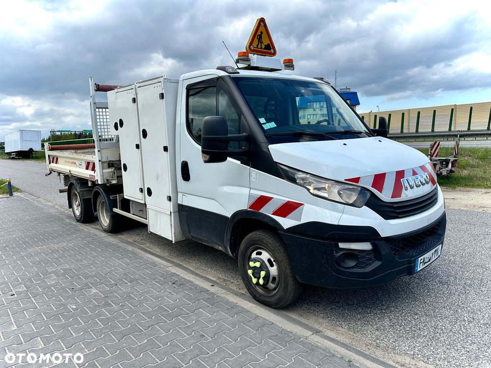 Iveco DAILY 35C18 3.0 180 HiMatic C+E WYWROTKA Dystrybutor ON NARZĘDZIÓWKA - 3