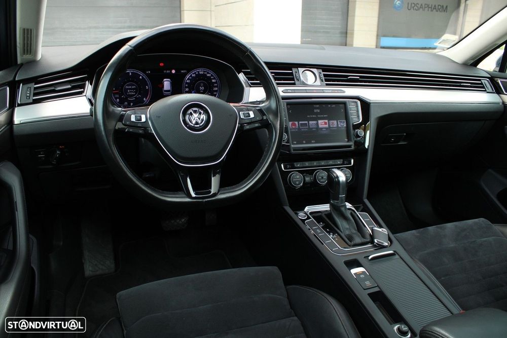 VW Passat Variant 1.6 TDI Highline DSG - 4