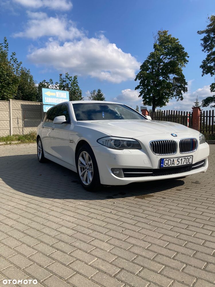 BMW Seria 5 523i Touring Sport-Aut - 8