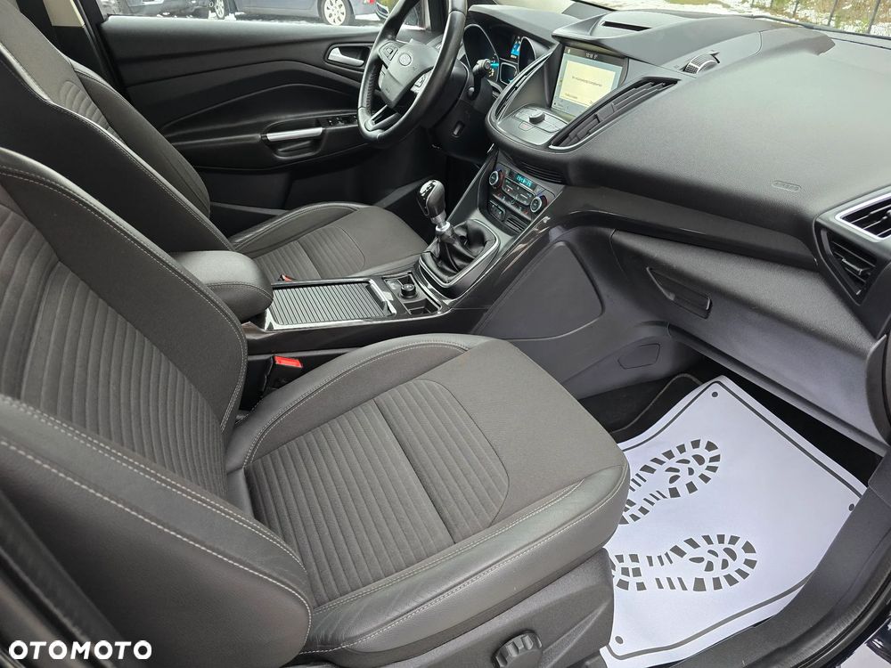 Ford Kuga 2.0 TDCi 4x4 Titanium - 20