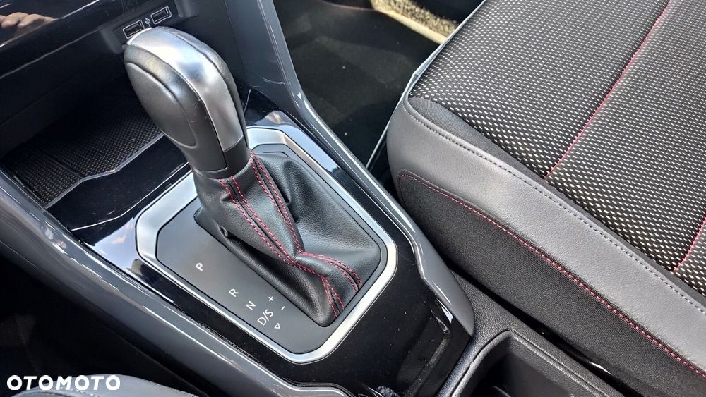 Volkswagen T-Roc - 33