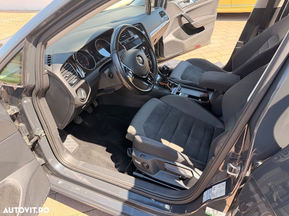 Volkswagen Golf - 14