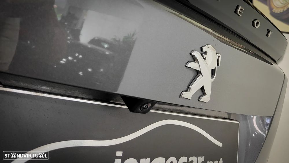 Peugeot 2008 1.2 PureTech Allure - 22