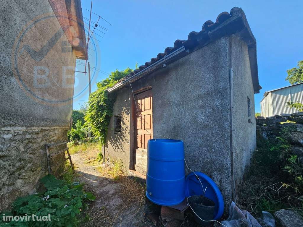 Moradia para restauro, lugar de Leiradas, Cabeceiras de Basto - Grande imagem: 3/27