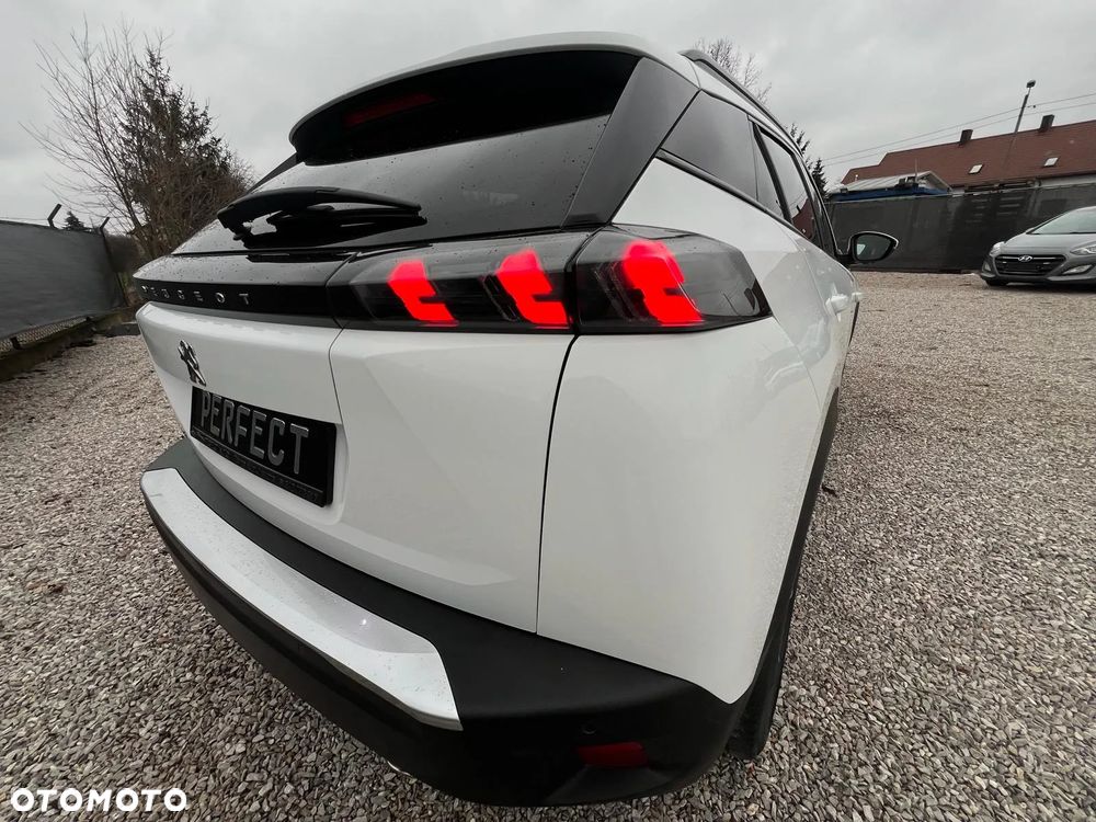 Peugeot 2008 1.5 BlueHDi Allure S&S EAT8 - 11