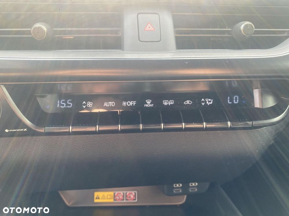 Lexus UX 300h Business - 17