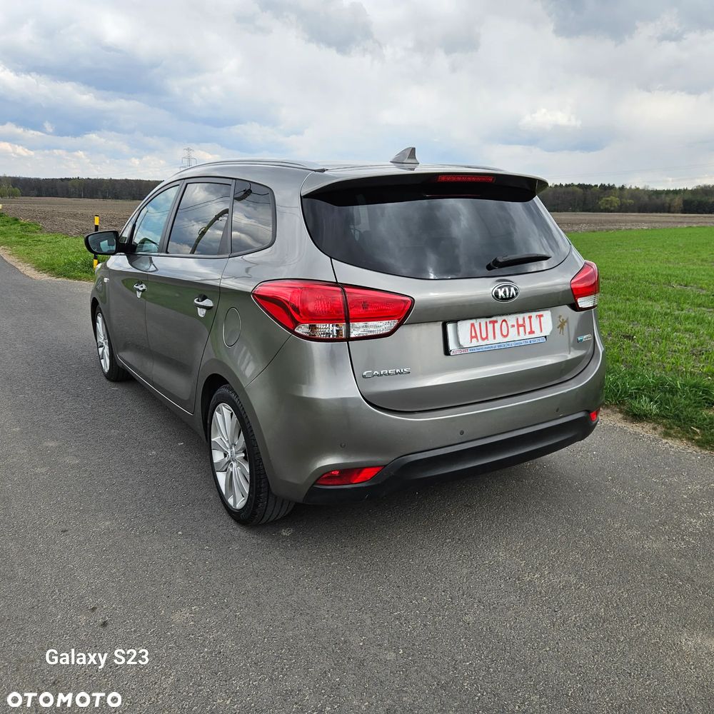 Kia Carens 1.7 CRDi 141 Dream Team Edition - 11