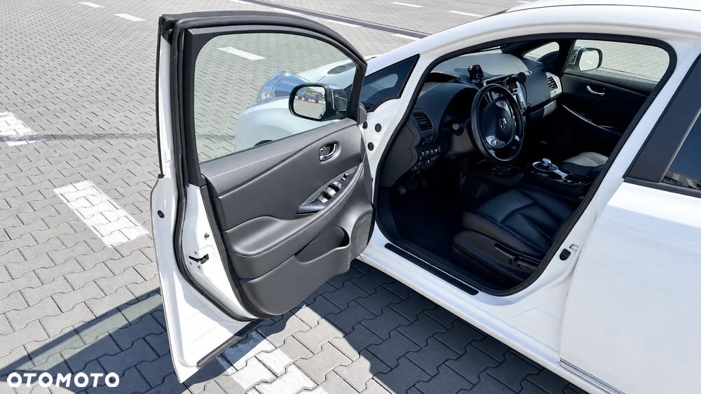 Nissan Leaf 24kWh Tekna - 9