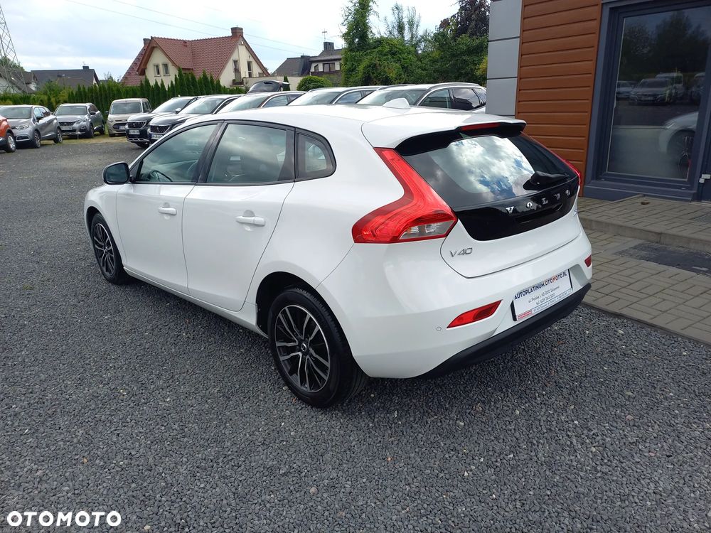 Volvo V40 D2 Drive-E Momentum - 5