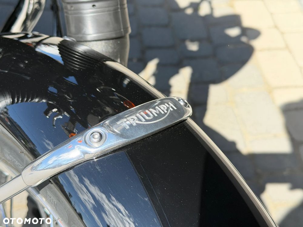 Triumph Bonneville - 10